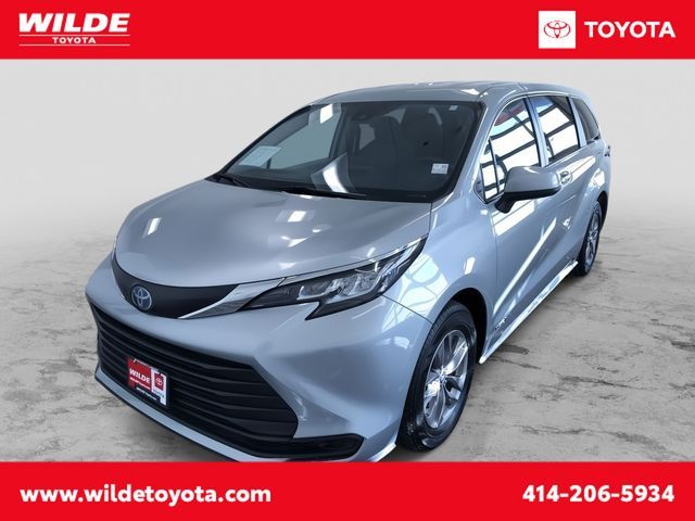 2021 Toyota Sienna LE