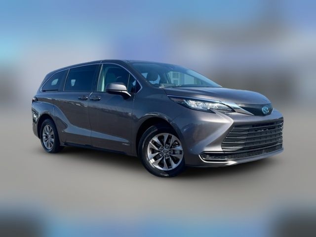 2021 Toyota Sienna LE