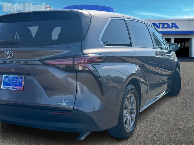 2021 Toyota Sienna LE