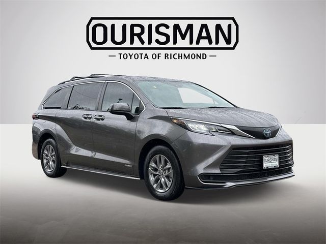 2021 Toyota Sienna LE