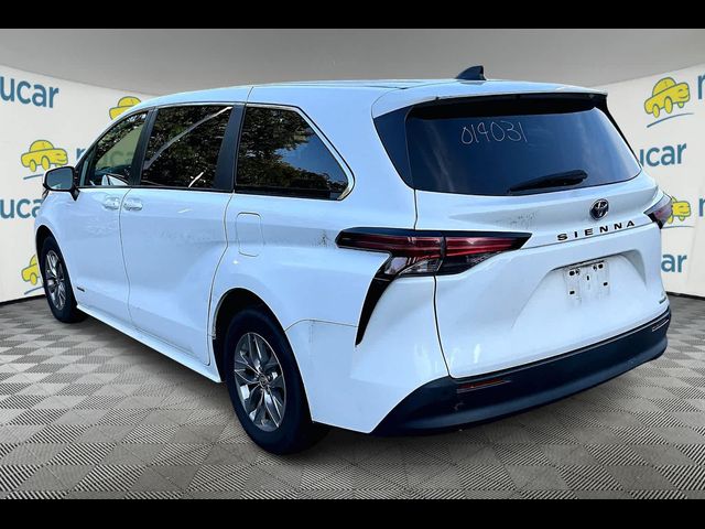 2021 Toyota Sienna LE