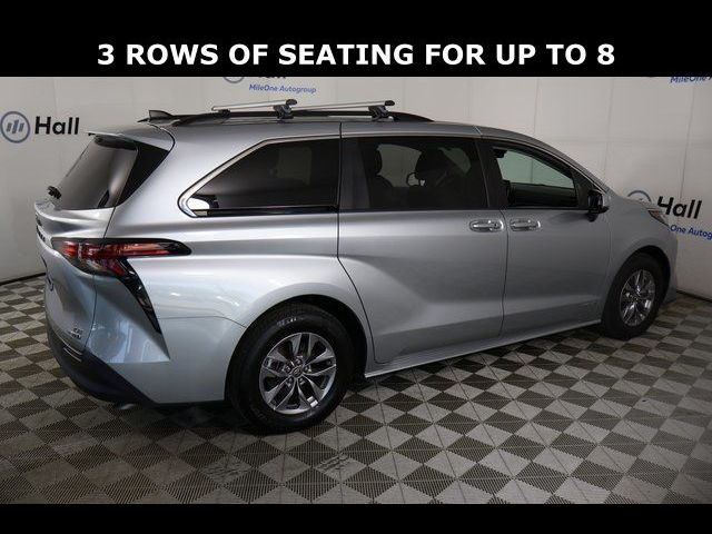 2021 Toyota Sienna LE