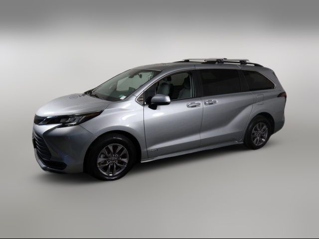 2021 Toyota Sienna LE