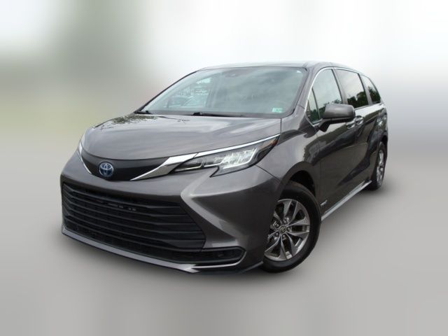 2021 Toyota Sienna LE