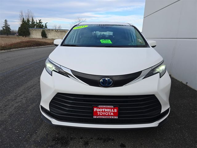 2021 Toyota Sienna LE