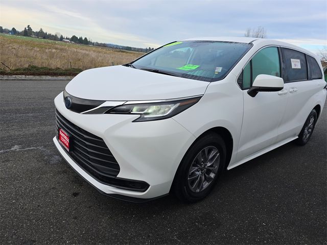 2021 Toyota Sienna LE