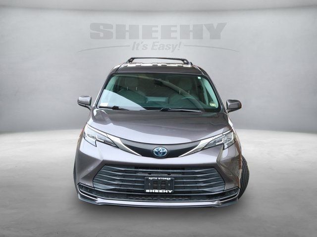 2021 Toyota Sienna LE