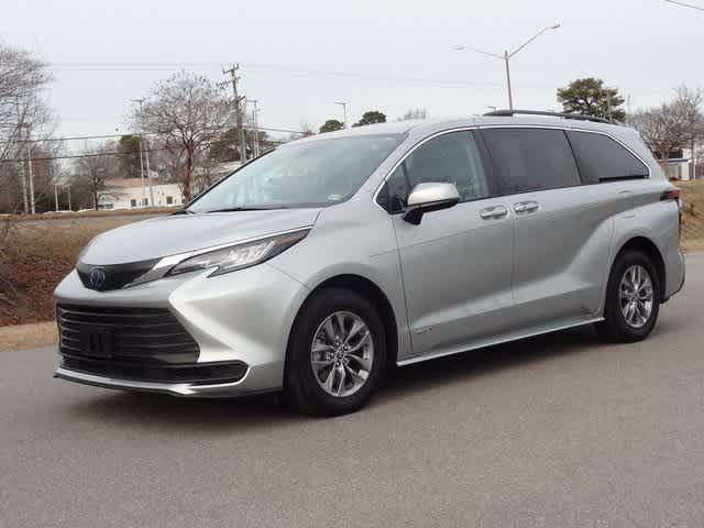 2021 Toyota Sienna LE