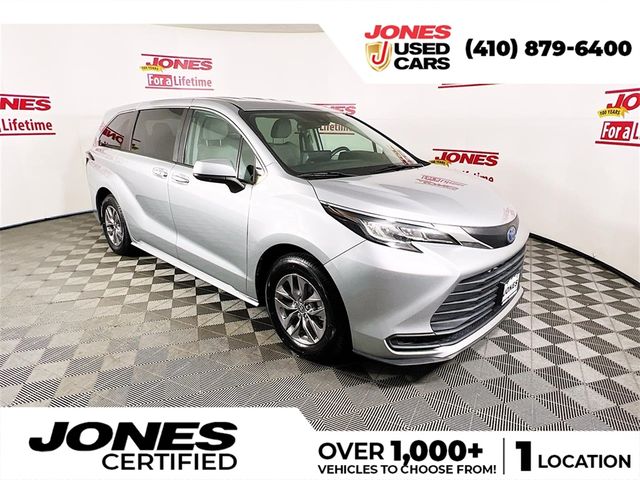 2021 Toyota Sienna LE