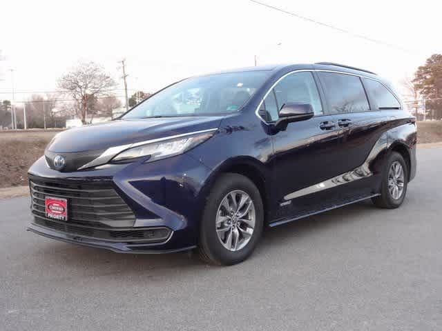 2021 Toyota Sienna LE