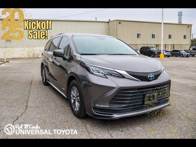 2021 Toyota Sienna LE