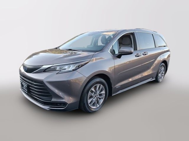 2021 Toyota Sienna LE