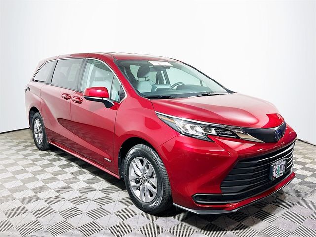 2021 Toyota Sienna LE