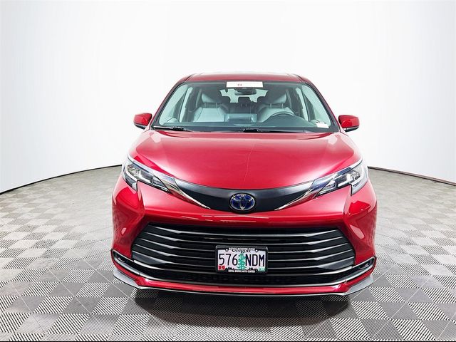 2021 Toyota Sienna LE