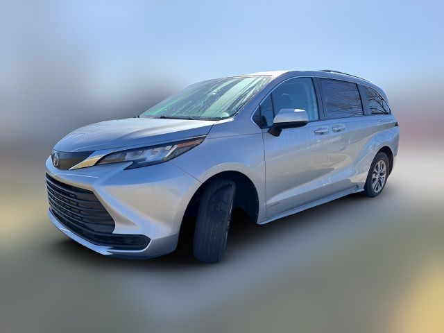 2021 Toyota Sienna LE