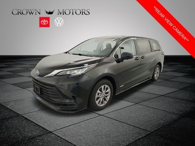 2021 Toyota Sienna LE