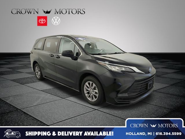 2021 Toyota Sienna LE