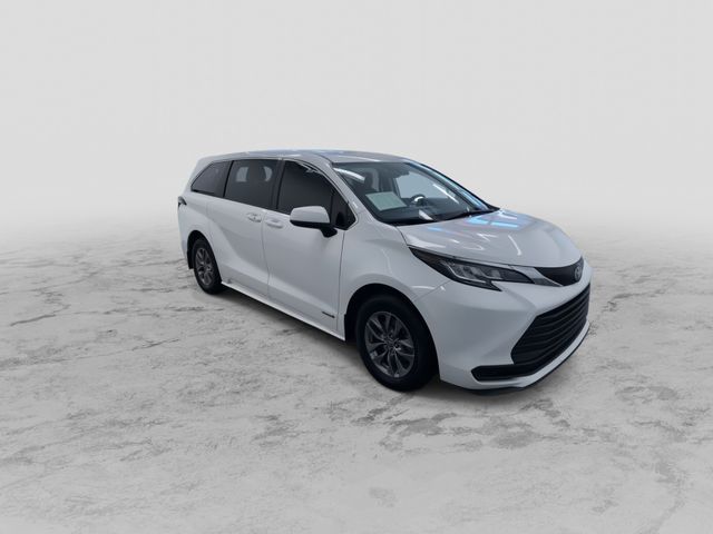 2021 Toyota Sienna LE