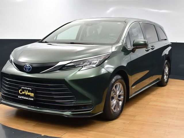 2021 Toyota Sienna LE