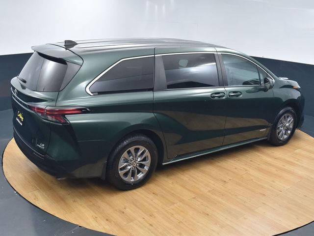 2021 Toyota Sienna LE