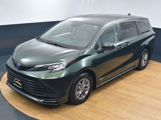 2021 Toyota Sienna LE