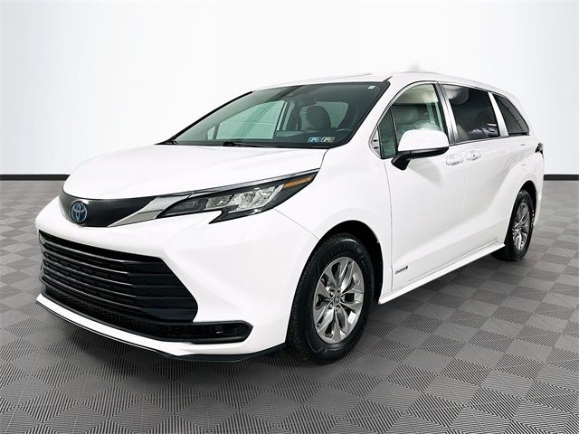 2021 Toyota Sienna LE