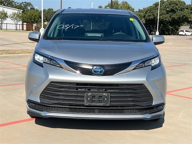 2021 Toyota Sienna LE