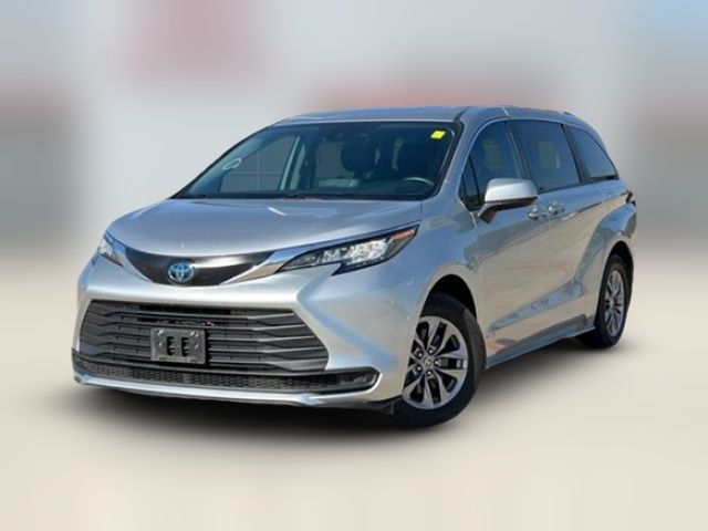 2021 Toyota Sienna LE