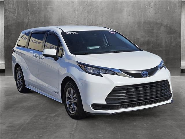 2021 Toyota Sienna LE