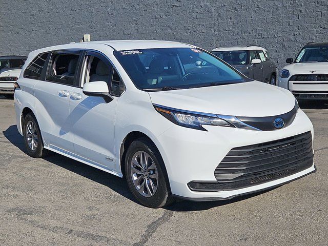 2021 Toyota Sienna LE