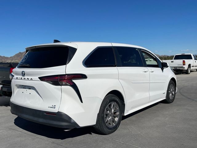 2021 Toyota Sienna LE