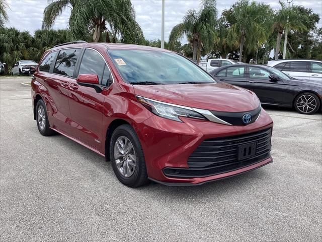 2021 Toyota Sienna LE