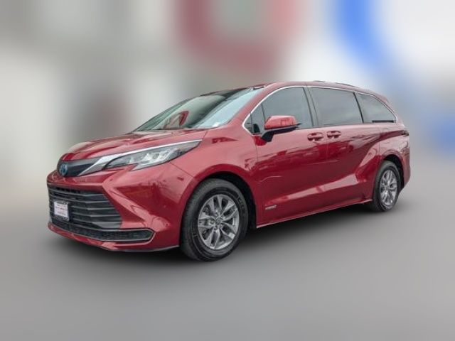 2021 Toyota Sienna LE