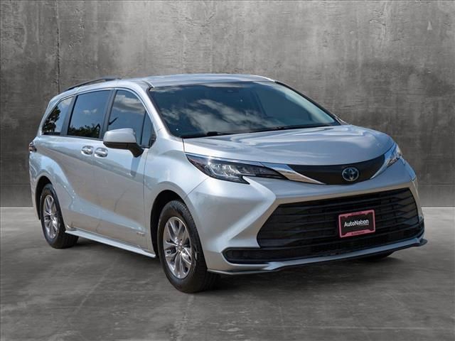 2021 Toyota Sienna LE