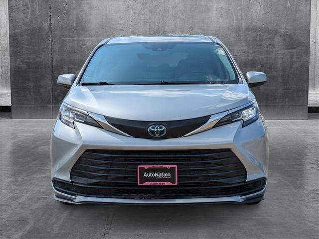 2021 Toyota Sienna LE