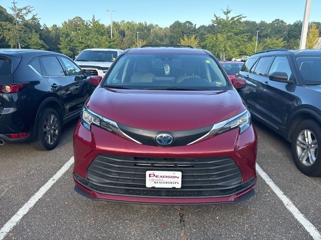 2021 Toyota Sienna LE