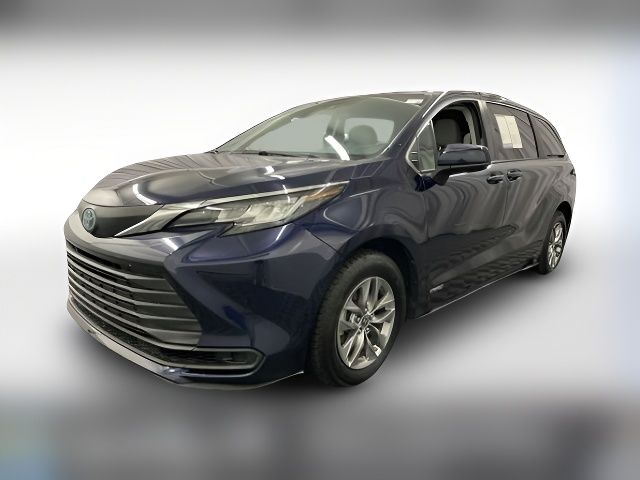 2021 Toyota Sienna LE