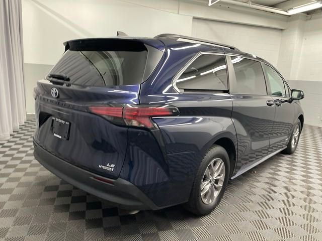 2021 Toyota Sienna LE