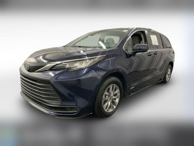 2021 Toyota Sienna LE