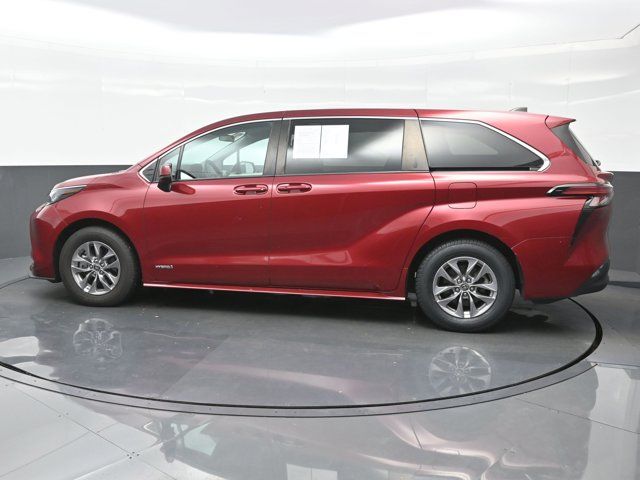 2021 Toyota Sienna LE