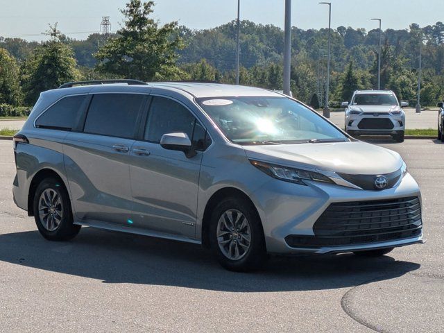 2021 Toyota Sienna LE