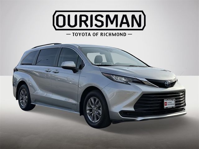 2021 Toyota Sienna LE