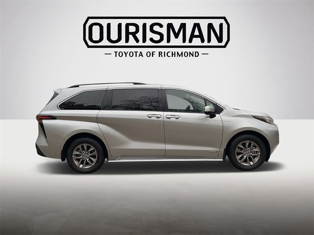 2021 Toyota Sienna LE