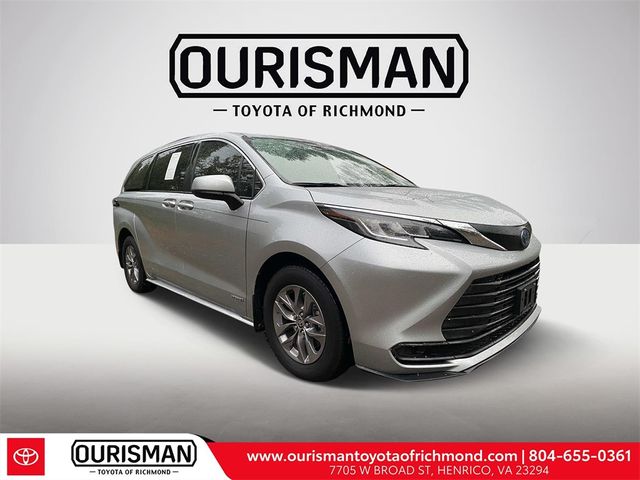 2021 Toyota Sienna LE