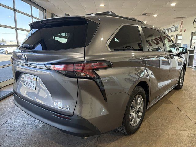 2021 Toyota Sienna LE