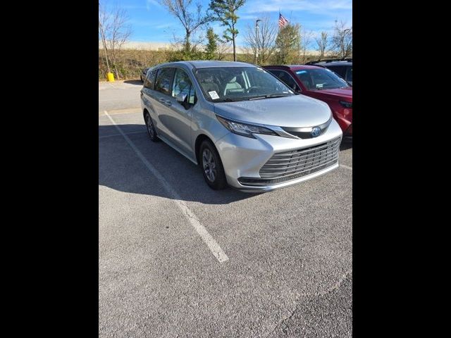 2021 Toyota Sienna LE