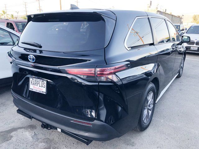 2021 Toyota Sienna LE