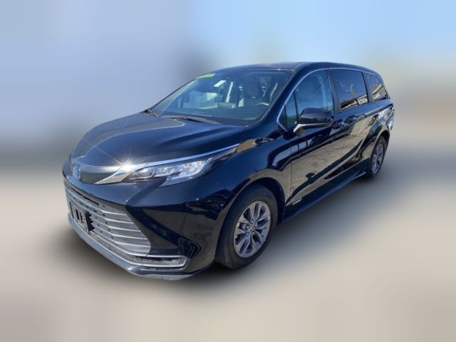 2021 Toyota Sienna LE