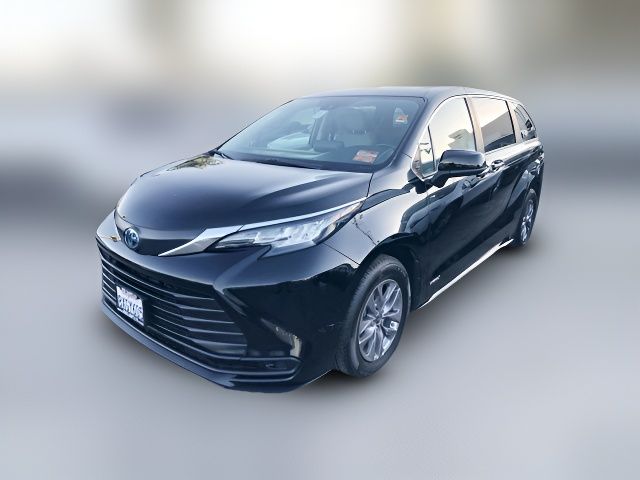 2021 Toyota Sienna LE