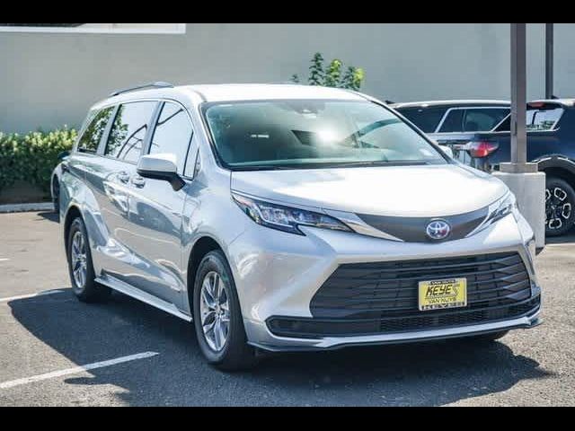 2021 Toyota Sienna LE